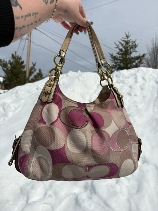 2010 Coach Madison Maggie Signature bagđź’— - Picture 3 of 9